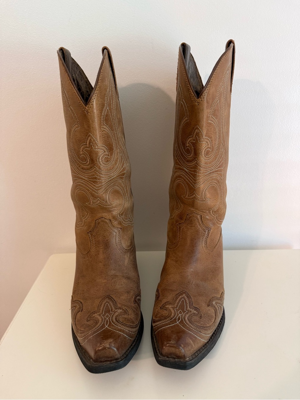 Ariat cowgirl boots